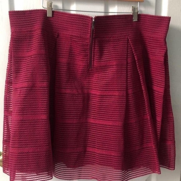 Torrid Fuchsia Berry Mesh Textured Pleated Flared Circle Skater Skirt Plus 4X - Picture 3 of 10